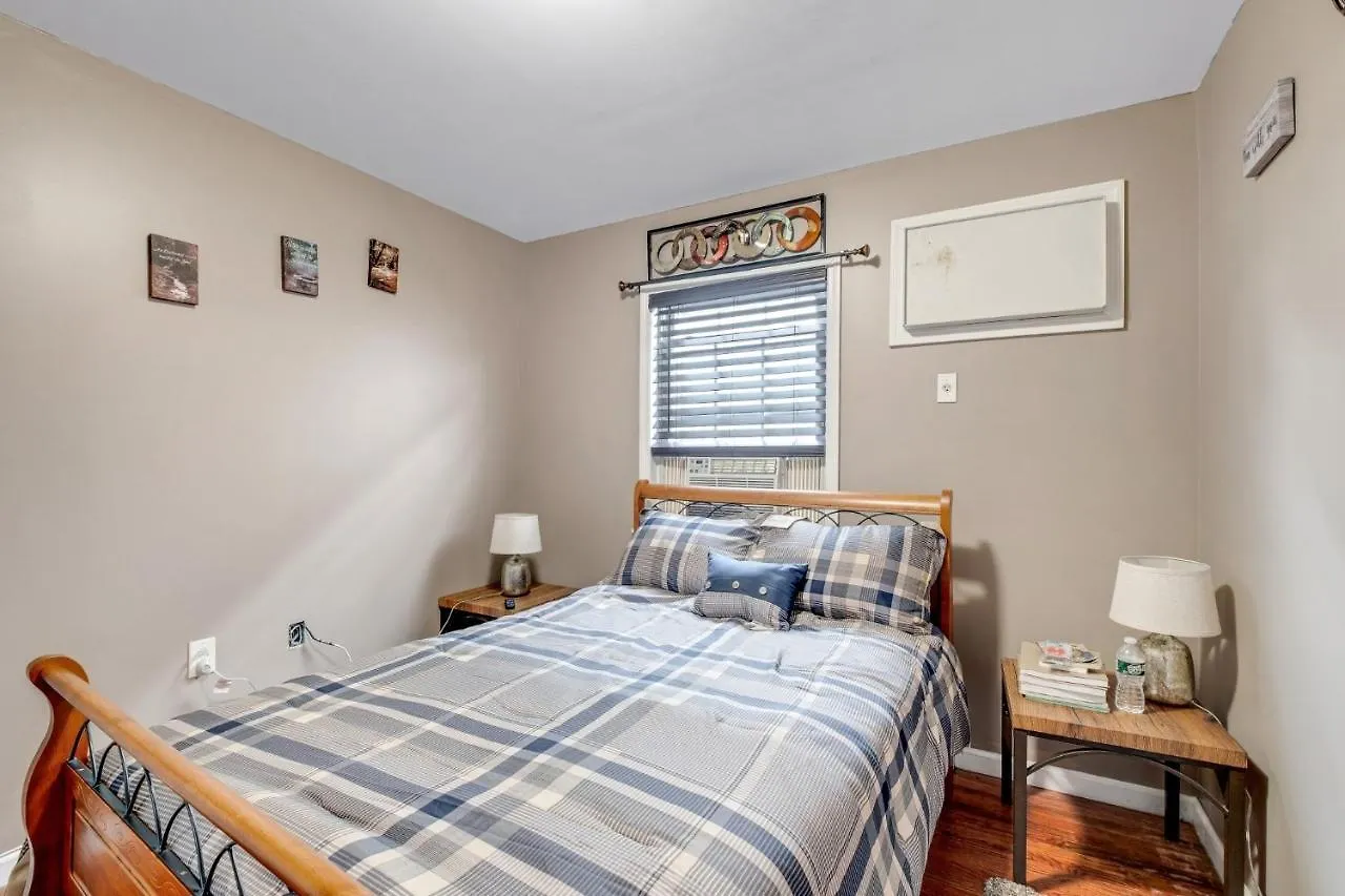 Holiday home Modern Cozy 3Br Home Just 10 Mins From Jfk! Residence New York