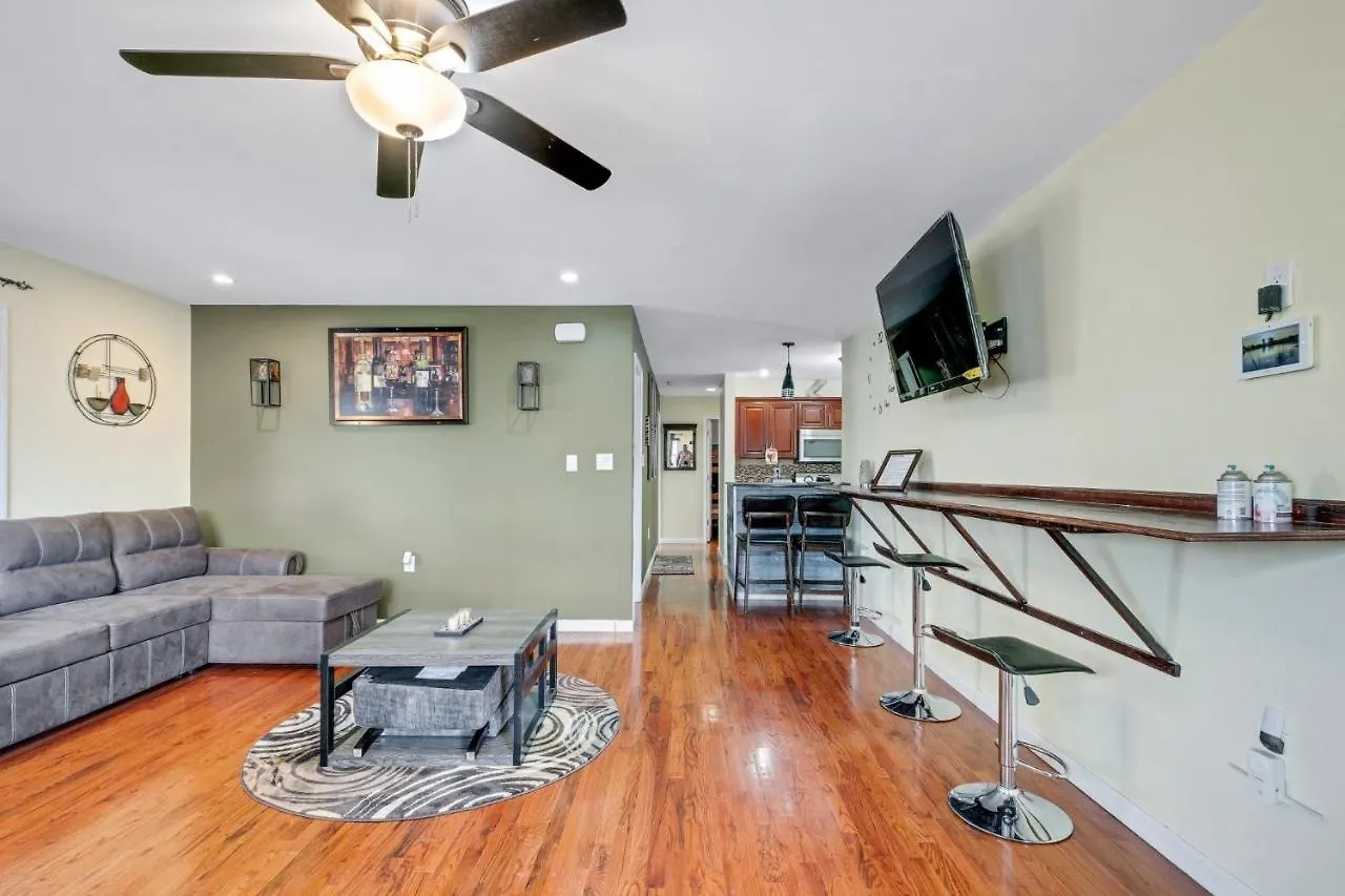 別荘 Modern Cozy 3Br Home Just 10 Mins From Jfk! Residenceニューヨーク